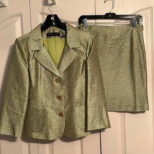 Dana Buchman black label 2 piece 87% silk suit/skirt